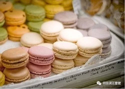 一見(jiàn)傾心，一口難忘，網(wǎng)紅甜品琉璃三彩，一秒甜進(jìn)你心底！